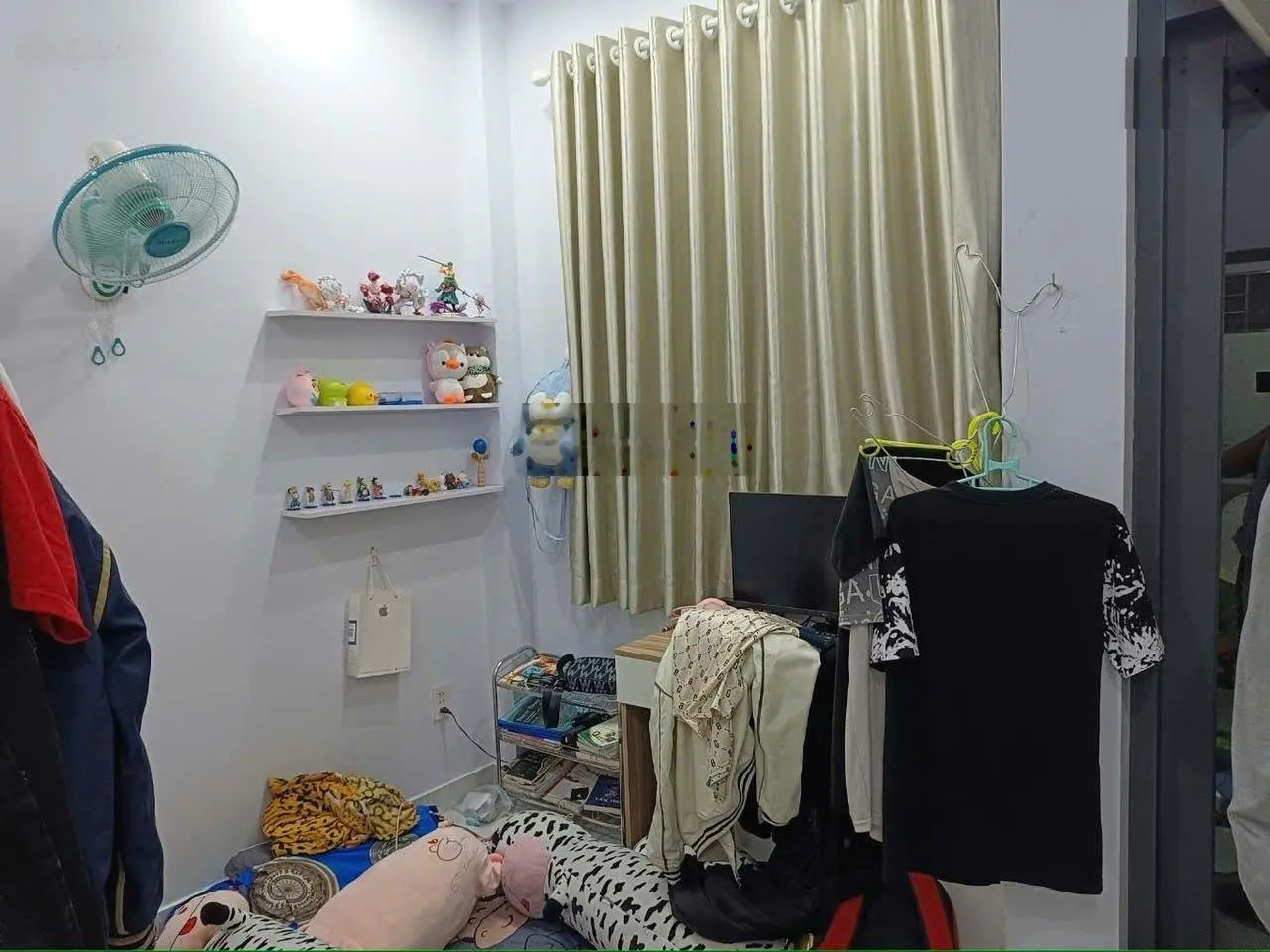 Bán nhà tốt ngay Quận 4 - DT 3,6 x 6,8m, 4 tầng đúc BTCT, chỉ 3,5 tỷ, sổ hồng riêng