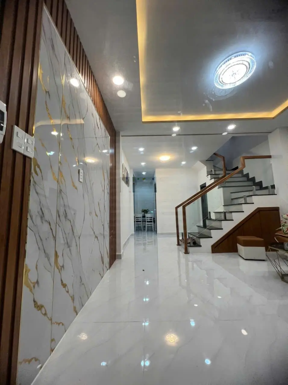 * Bán nhà riêng, TNP B, Quận 9. DTSD: 86.6m2, 2lầu, SHR, nở hậu, 3PN, nhà mới, nhỉnh 4 tỷ
