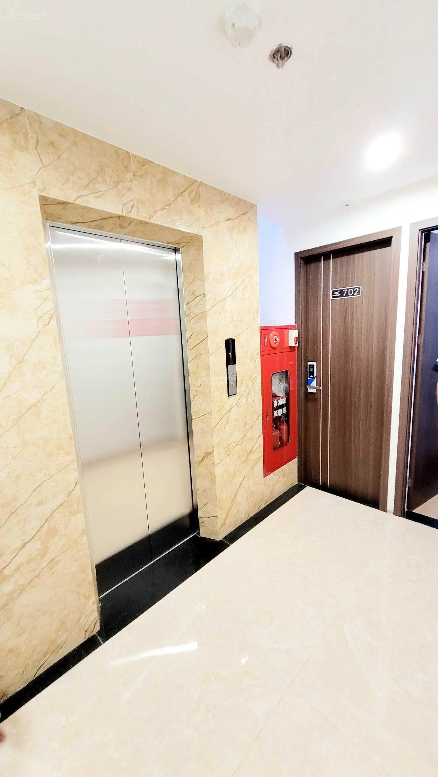 Bán tòa CHDV Thái Hà, Đống Đa, 100m2, 9 tầng, 26PKK, dòng tiền 2.4 tỷ/năm giá 26 tỷ