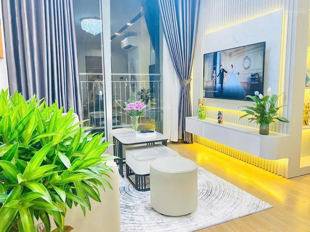 Chính chủ thiện chí gửi bán căn hộ 2PN 72m2 tại tòa HH2 90 Nguyễn Tuân full nội thất giá 5 tỉ