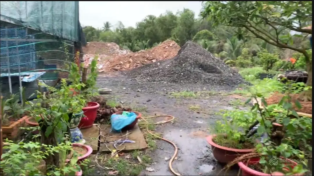 Cần bán hàng hot. Diện tích 412m2, giá rất mềm 1 tỷ 470 triệu còn TL