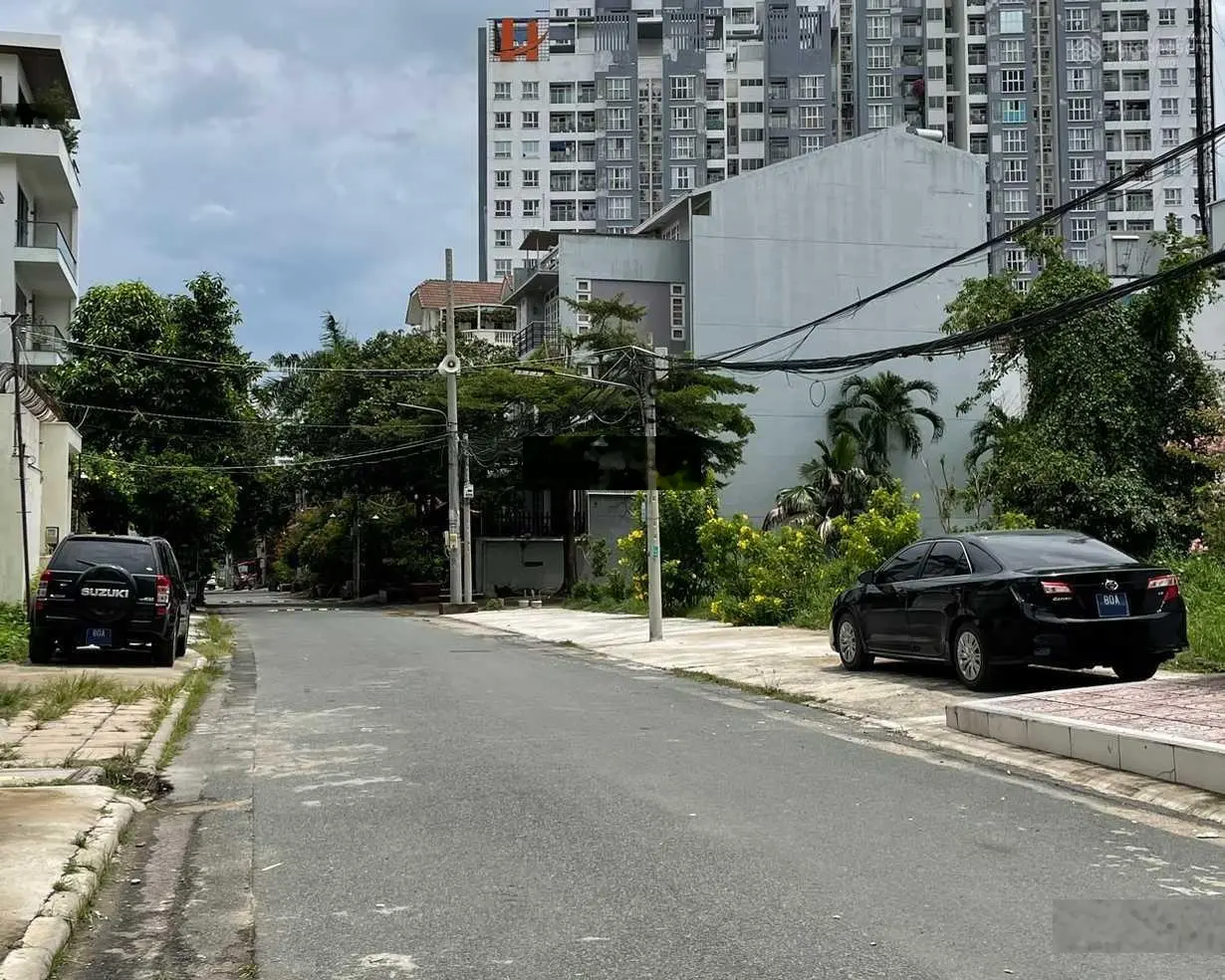 Chính chủ gửi bán nền đất đẹp ngang 5 dài 25m ngay quận 7, SHR đầy đủ công chứng ngay