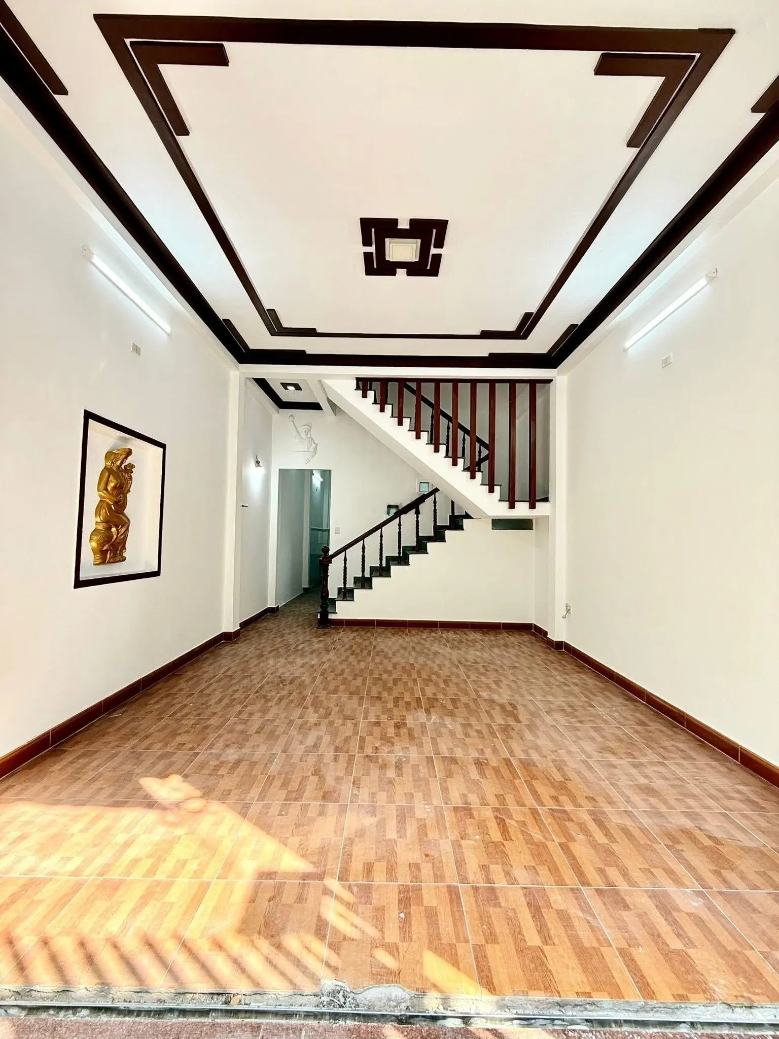 Bán nhà đường Huỳnh Ngọc Huệ vị trí đẹp, chỉ sau nhà mặt tiền, giá rẻ