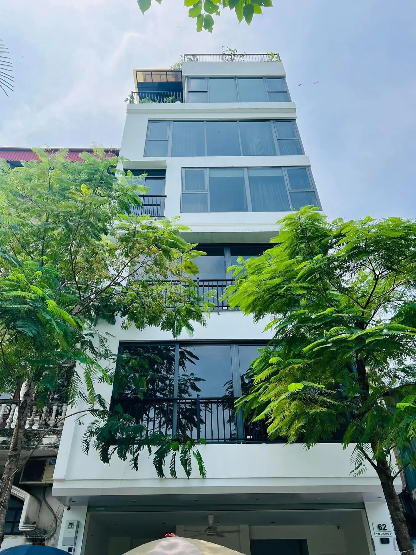 BÁN NHA MẶT HỒ LINH QUANG -ĐỐNG ĐA 7 TẦNG THANG MÁY- 2 VỈA HÈ- OTO TRÁNH 45m2/7T/8mMT 22tỷ CÓ TL
