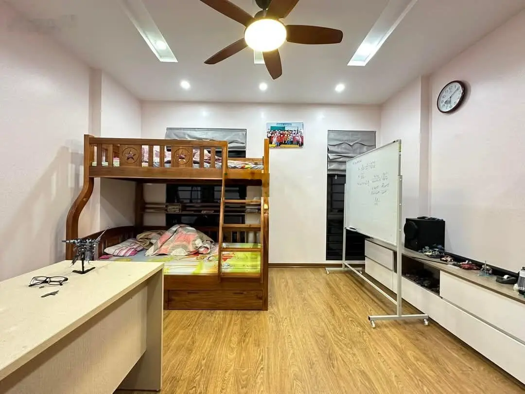 Siêu hot - Giáp Nhất - TX - hàng xóm Royal City - ô tô đỗ cổng - tương lai mắt phố - 55m - hơn 8 tỷ