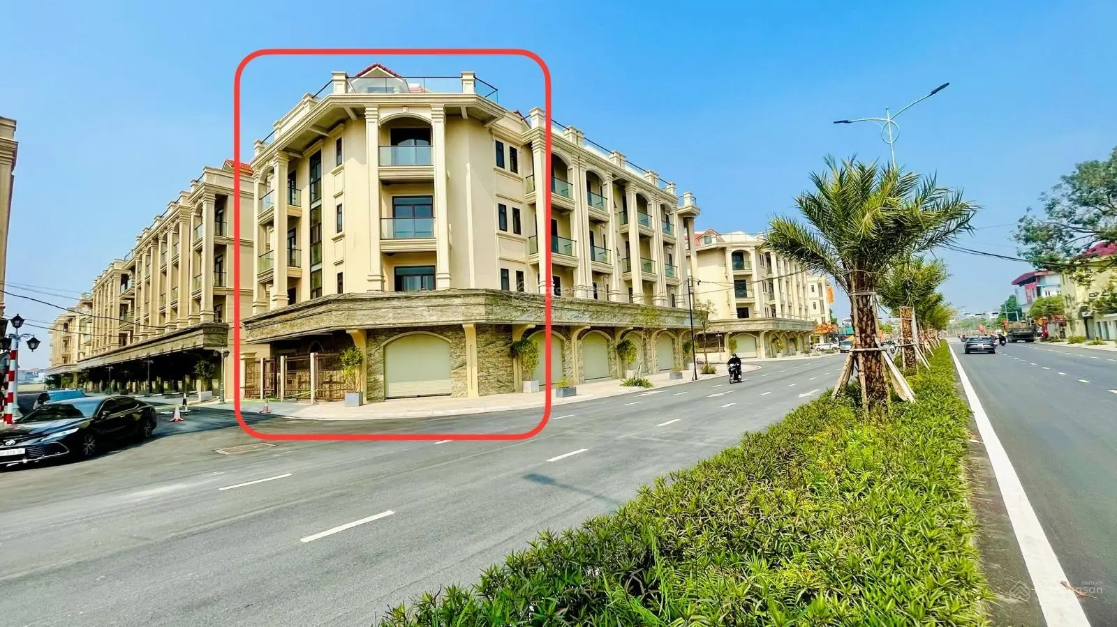 BÁN CĂN GÓC Diện Tích 119.3m HƯỚNG ĐÔNG NAM ,MẶT ĐƯỜNG 33m , Trung Tâm Thường Tín Sầm Uất Bậc Nhât