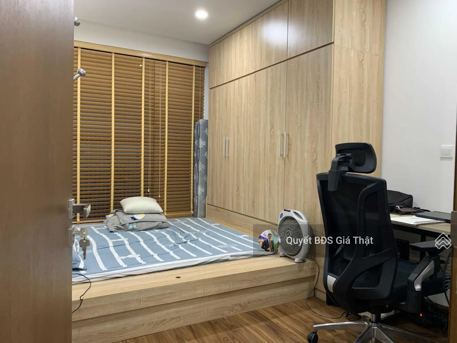 (Giá thật) chính chủ bán căn 81m2 2PN BC Đông Nam full nội thất giá 5.9 tỷ CC The Golden Palm