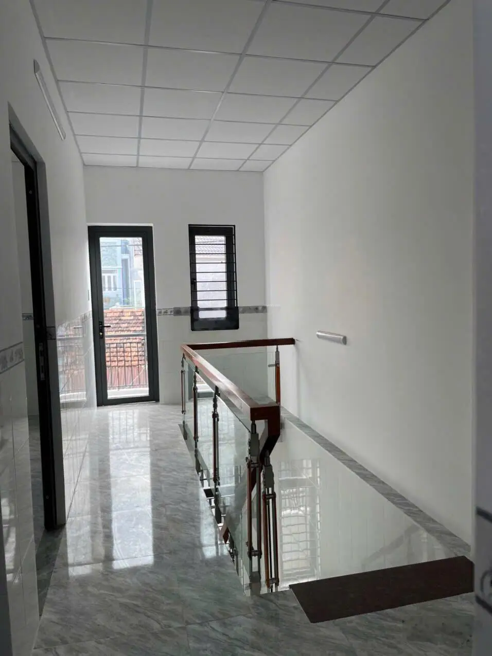 Chủ gởi bán nhà 1 trệt 1 lầu (hoàn công) ngay ubnd p. tân vạn - biên hòa. giá chỉ 2,3 tỷ còn tl
