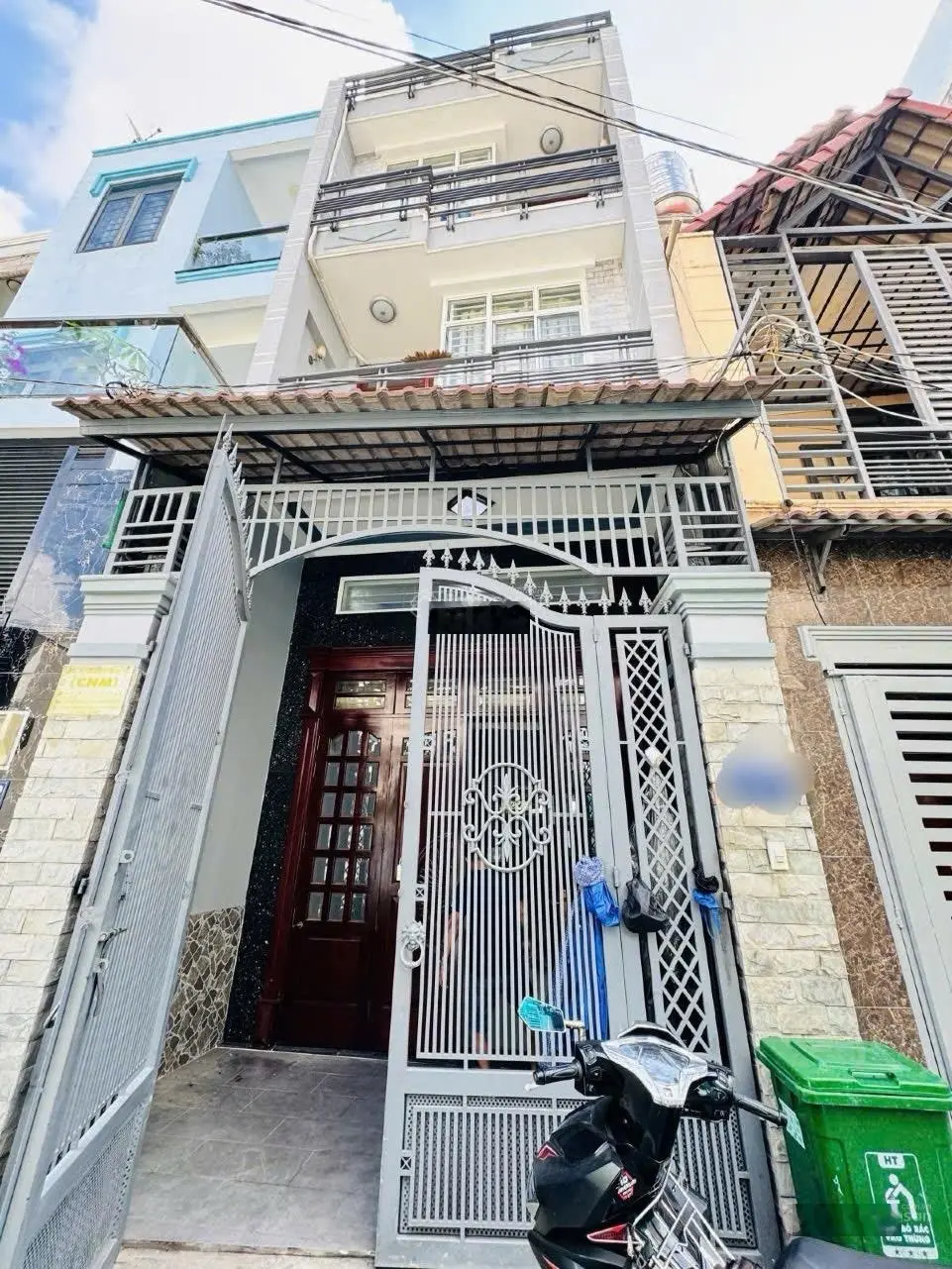 Nhà mới 4PN, 5WC, hẻm oto, thuận tiện mua ở, khu dân trí cao
