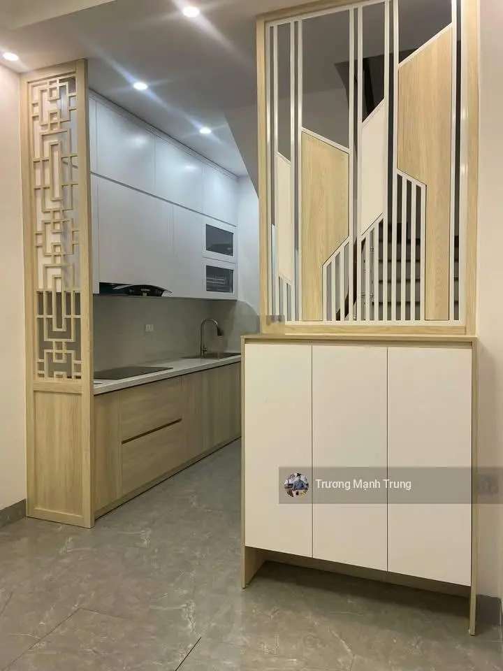 Nhà đẹp phố Tôn Đức Thắng - full nội thất ở ngay rẻ nhất quận Đống Đa! 38m2*5T - 30m ra hồ VC