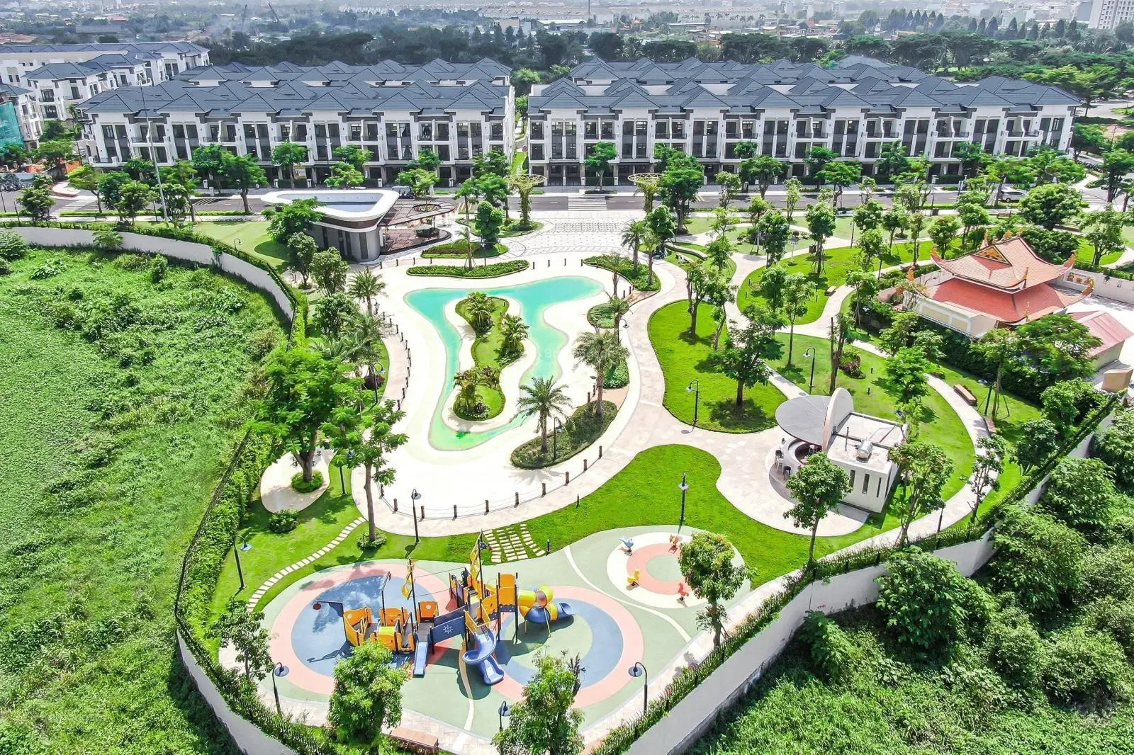 Chính chủ bán biệt thự góc mini song lập sân vườn Verosa Park ngang 10x17m siêu đẹp 2 MT