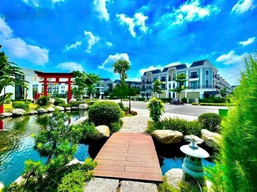 Bán nhà Solar City Bến Lức Long An 2tỷ350. LH: 0934 444 *** Mr Duyên