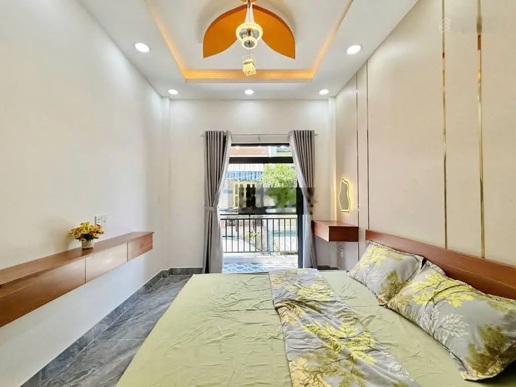 Cần bán gấp nhà chính chủ Huỳnh Văn Bánh, P15, Phú Nhuận giá 3tỷ990, DT 91,8m2(5,4x17m) còn HĐ thuê