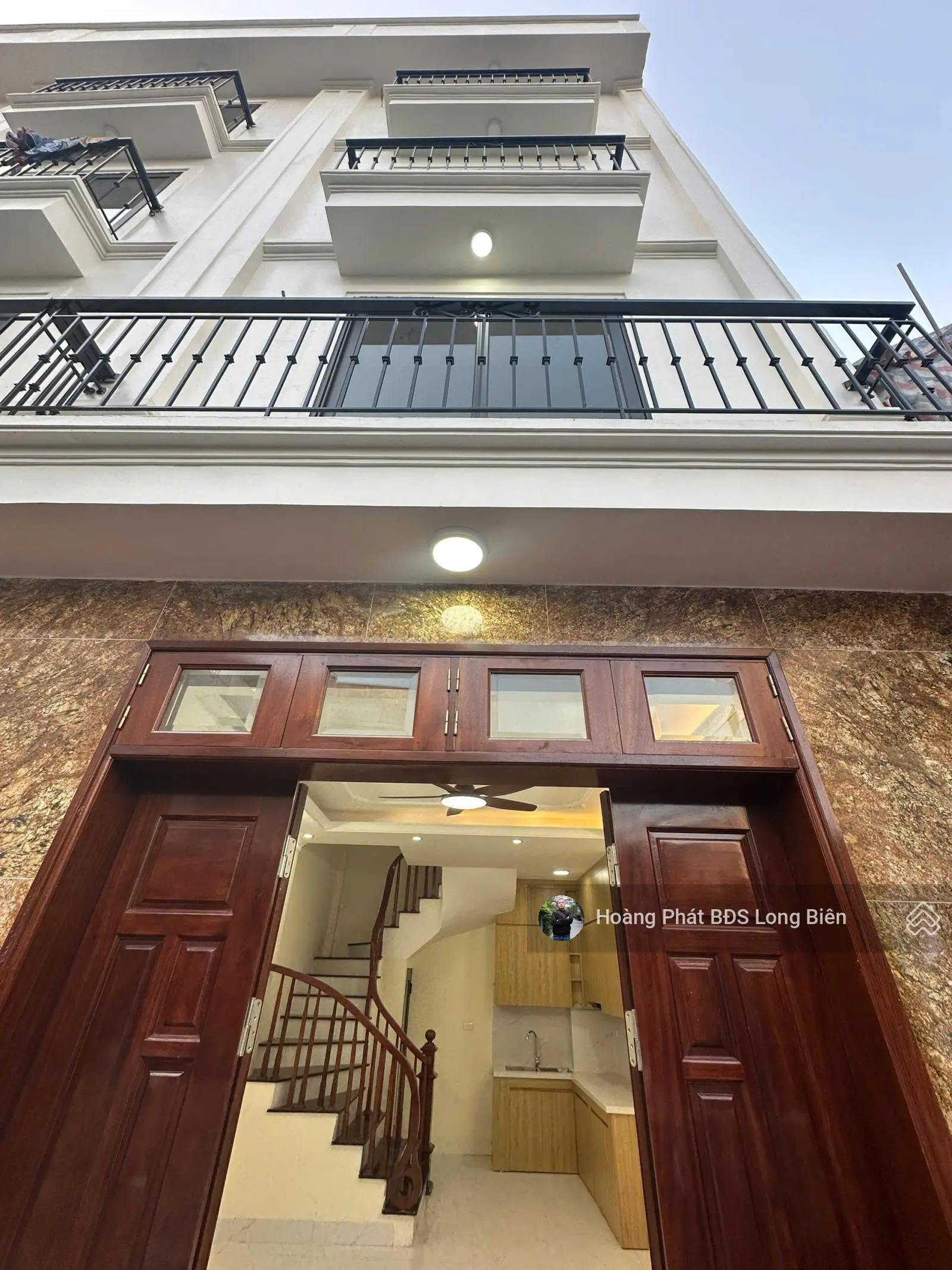 Bán nhà Đàm Quang Trung, cạnh cầu Vĩnh Tuy - siêu thị Aeon Long Biên, 30m2 x 5T, LH 0965858116