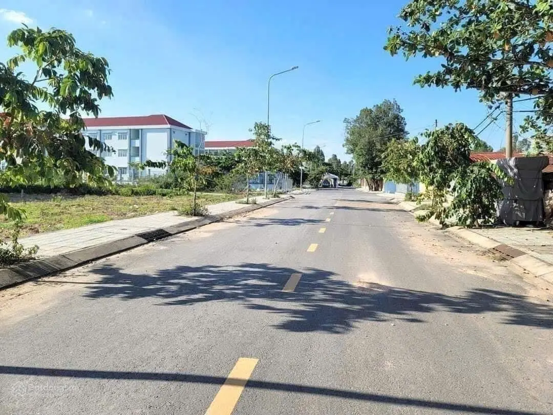 Bán đất đối diện trường học-full thổ cư-đường nhựa thông-dân cư hiện hữu giá 3,4tỷ