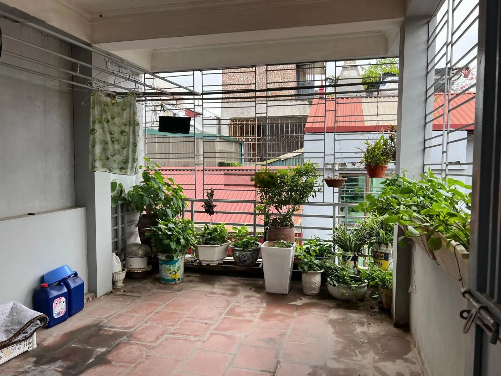 Chính chủ gửi bán căn nhà như hình 35m2 - 4 tầng 1 tum 4n ngõ 5m ô tô đỗ trước nhà giá chỉ 5, x tỷ