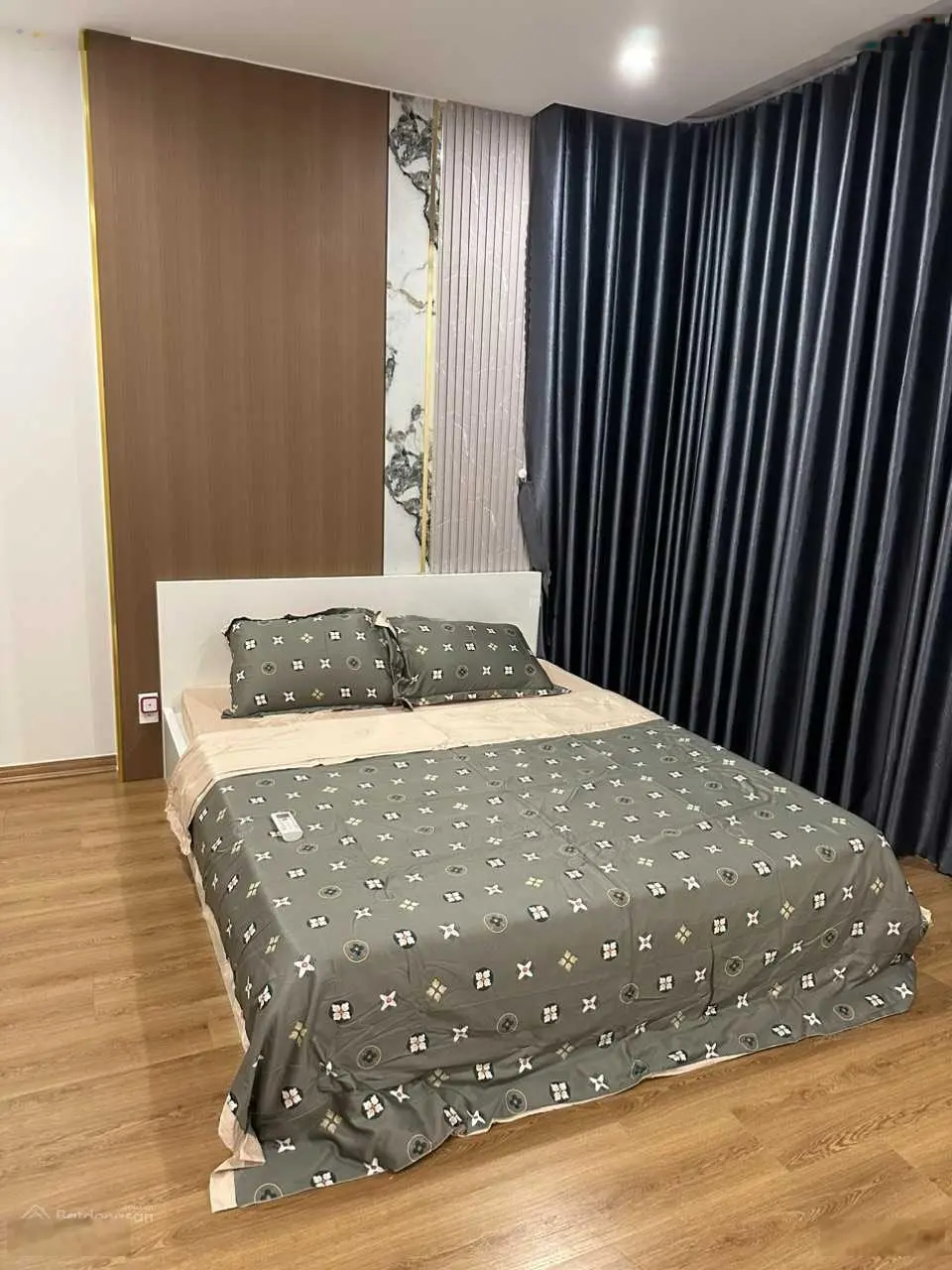Kẹt tiền cần bán gấp CC An Phú căn 86m2, 2PN, tặng nội thất lầu cao, sổ hồng giá 3 tỷ LH 0936 449 ***