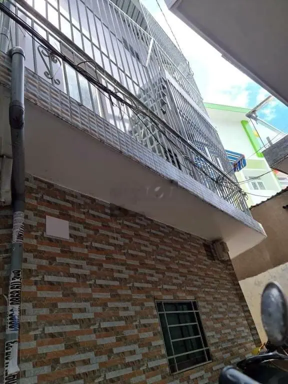 NHÀ CĂN GÓC 2 LẦU ÂU CƠ TÂN PHÚ