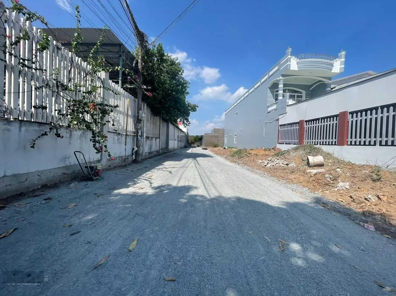 Chủ gửi bán nền đất thổ cư 125m2 thị trấn Cần Giuộc. Đất cách QL50 chỉ 70m, khu đông dân cư, SHR