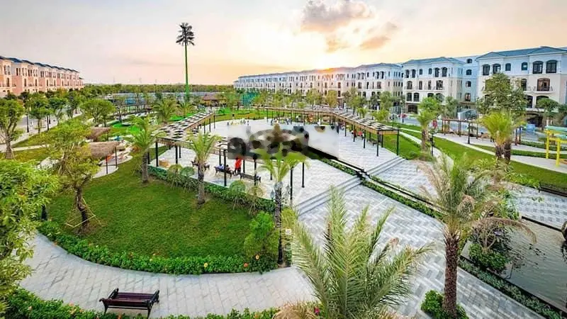 Cần tiền bán gấp căn xẻ khe Thời Đại 90m2, gần tòa văn phòng, công viên bể bơi, chung cư Masteri
