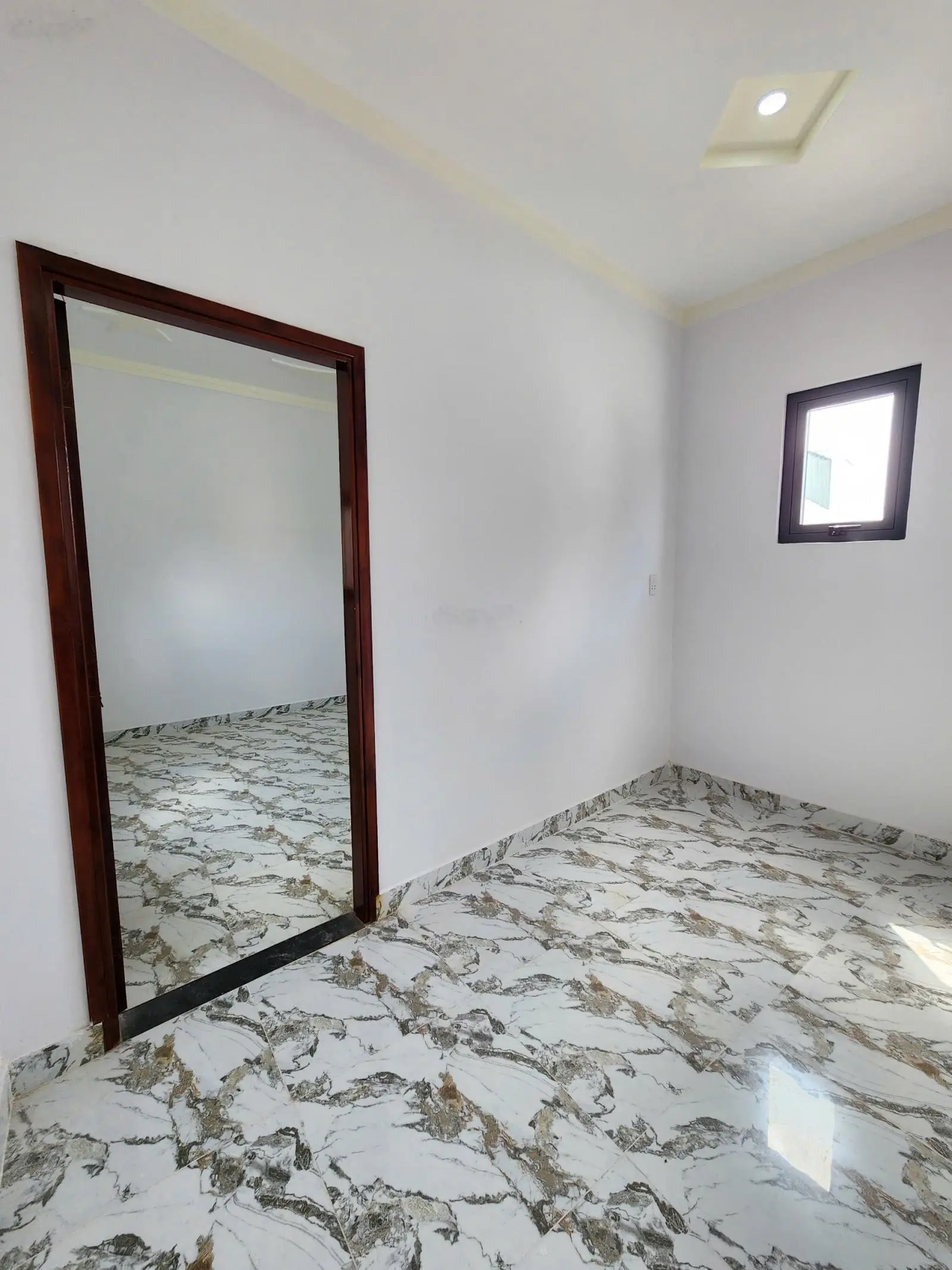 Bán nhà 1 trệt 1 lầu ngay ngã ba cây lơn chỉ 3ty1 TL, Nhà Mới, có Phòng ngủ dưới