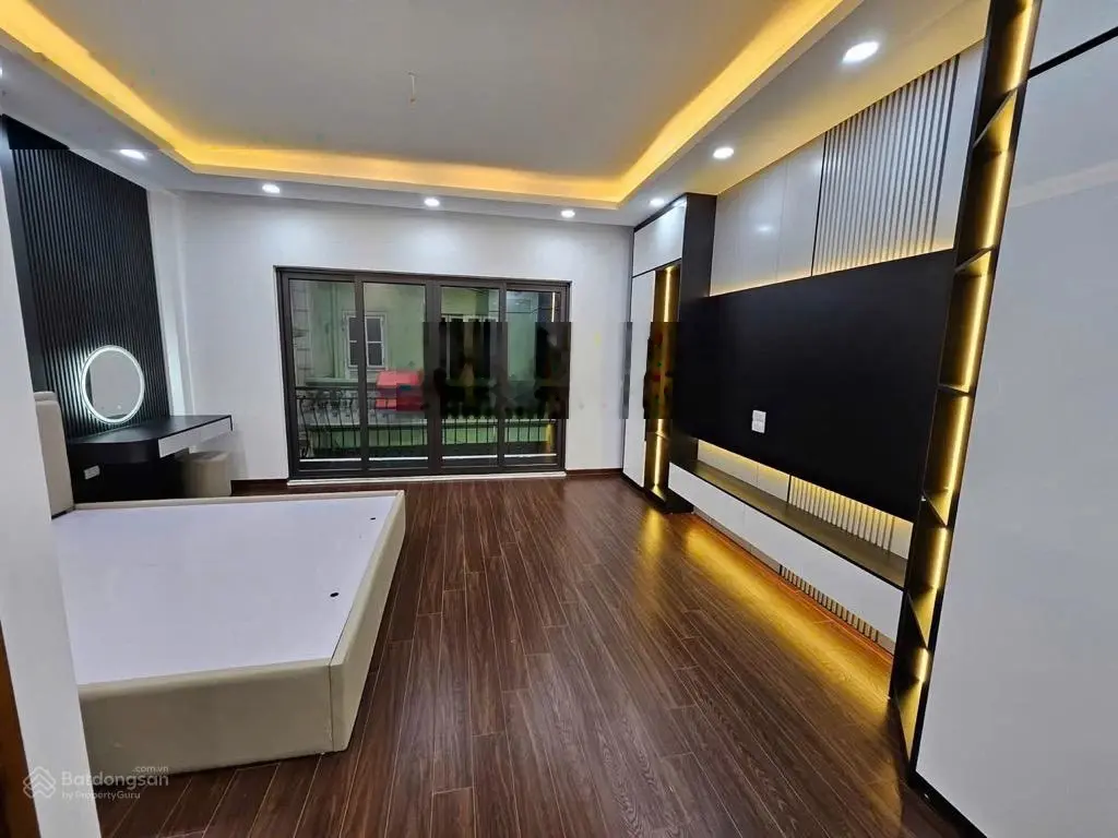 Sao phải về quê? Nhà phố đẹp, rộng rẻ đây ạ! Duy nhất Minh Khai 1 căn 49.8m2, MT 5m 9.8tỷ thang máy
