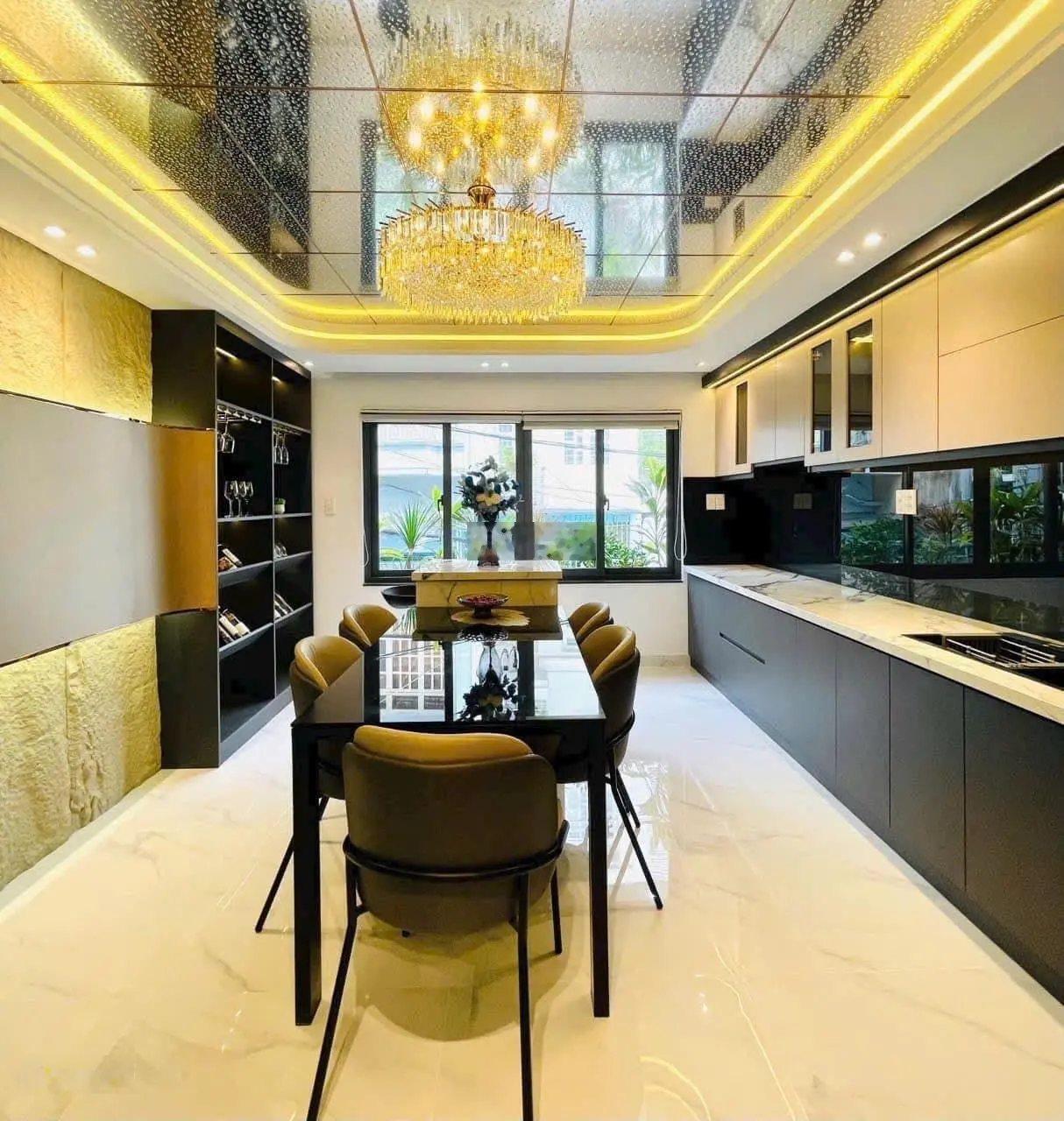 Cần bán gấp nhà giá rẻ gần Chợ Bình Chánh DT120m2 chỉ 1,86 Tỷ 1T2L 5PN4WC,đang cho thuê 12tr/th,SHR