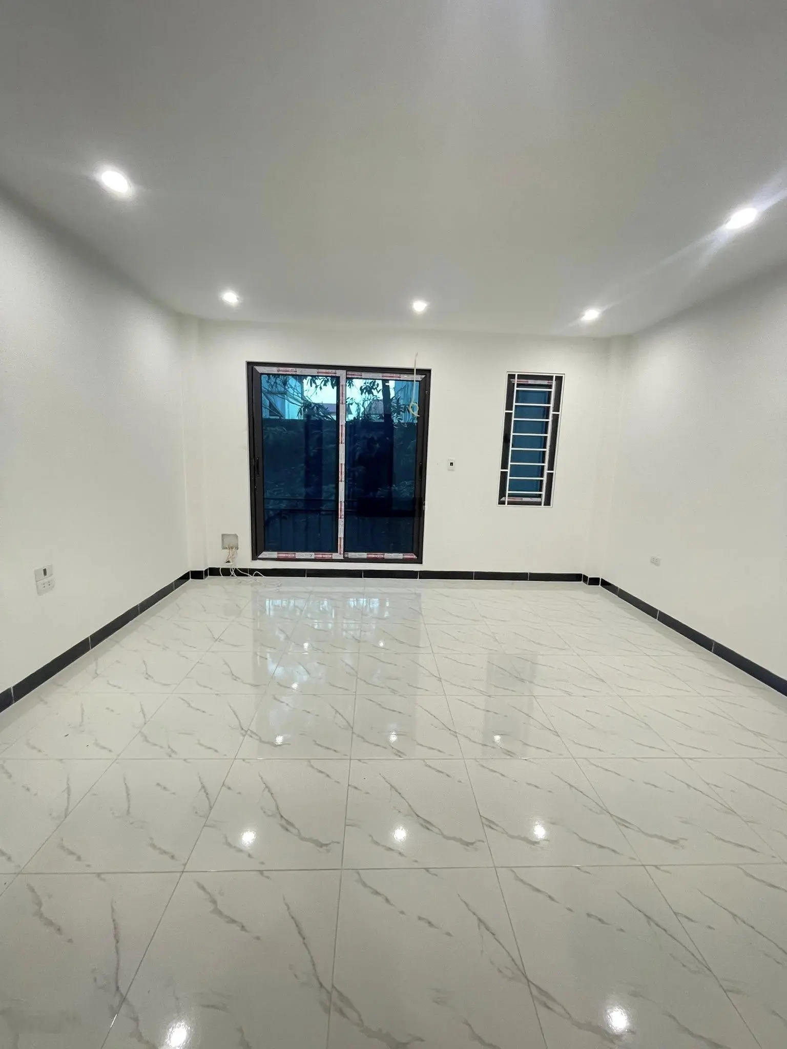 Bán nhà phố Quỳnh Đô, Vĩnh Quỳnh, Thanh Trì, nhỉnh 4 tỷ, 40m2, 5pn, 3wc, ô tô gần, pháp lý đầy đủ