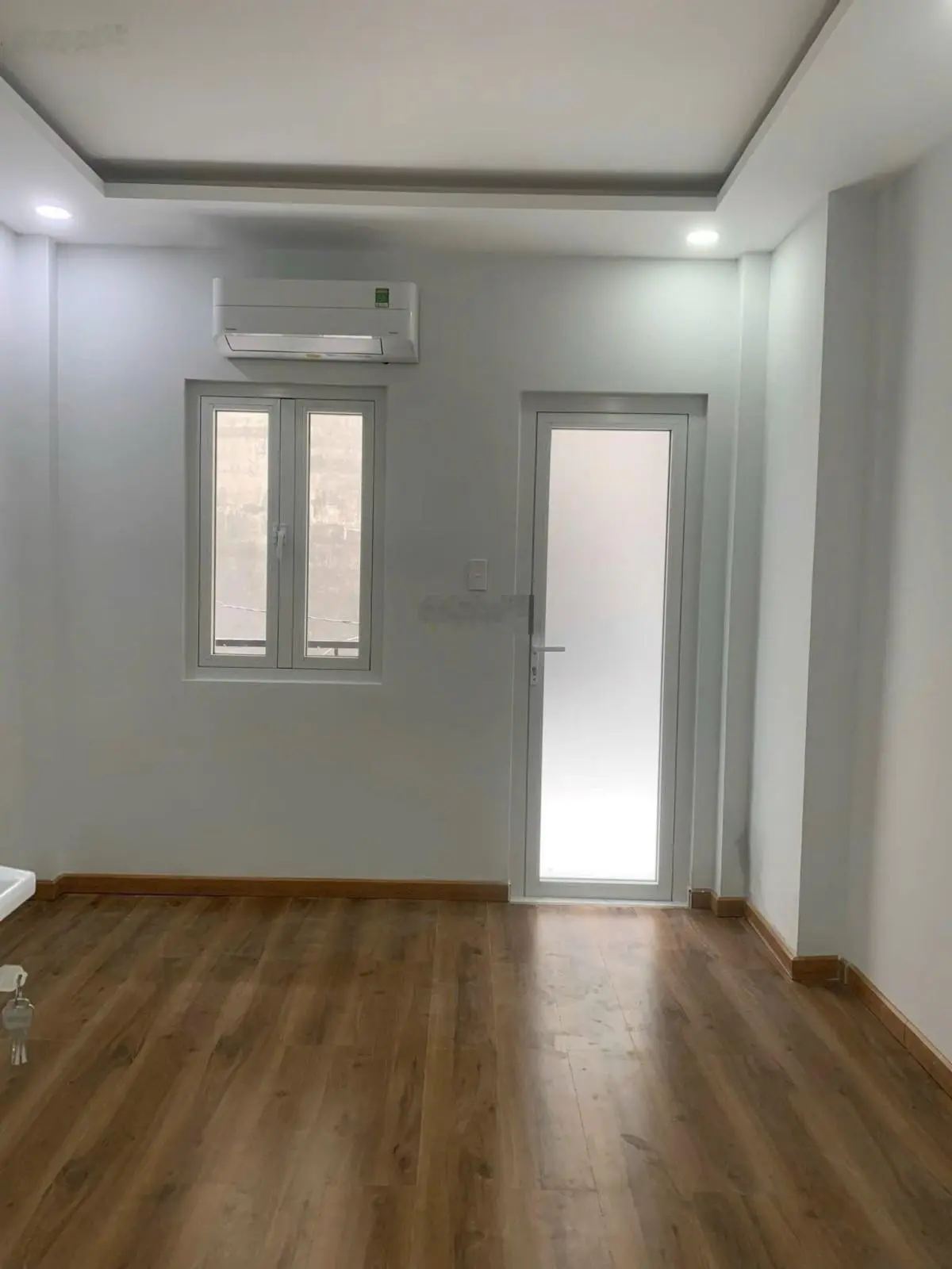 Nhà mới ngã tư Hàng Xanh, vài bước MT, DT 30m2 (3x10)m. Giá 4,5 tỷ TLCC