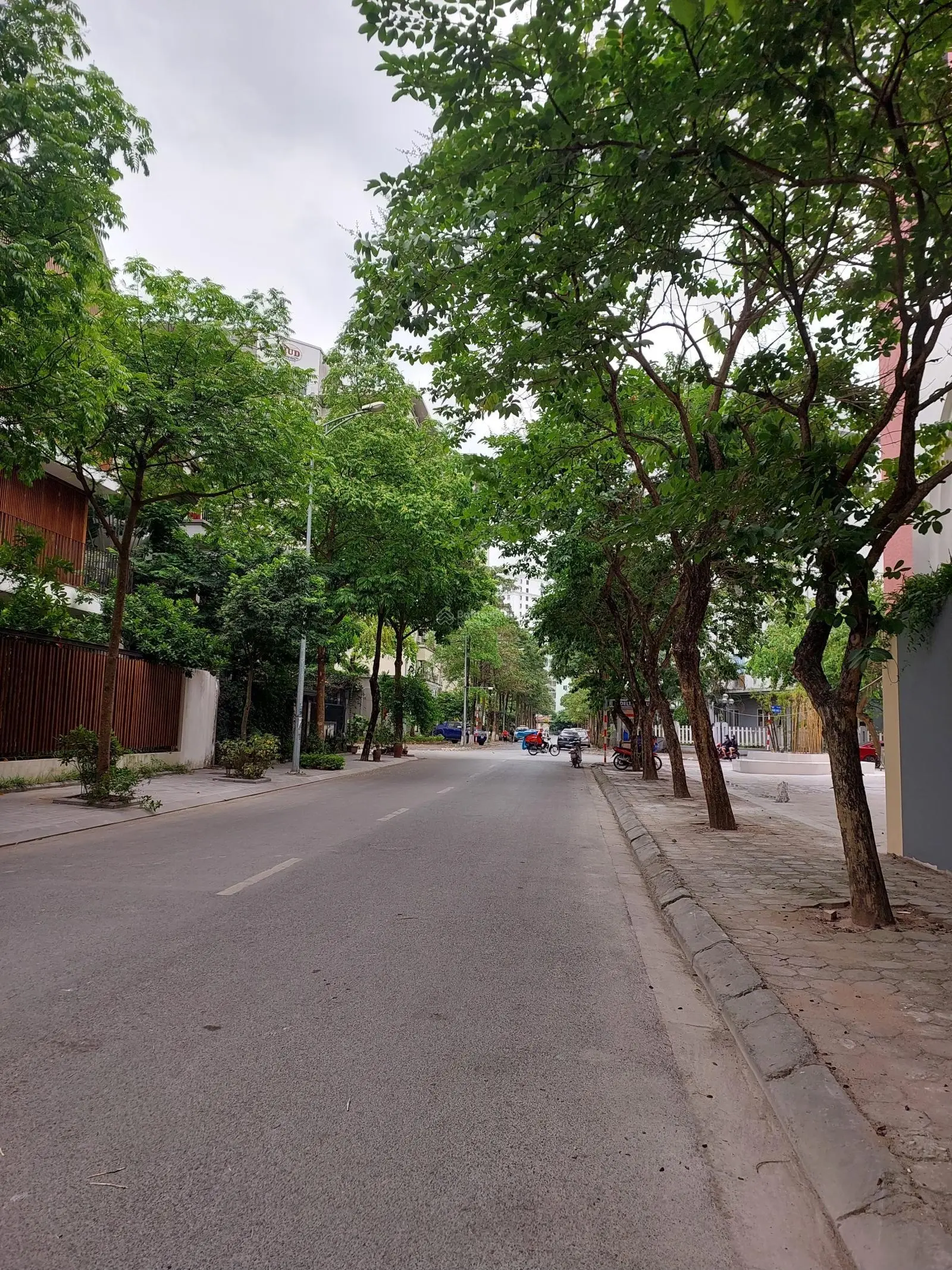 Bán biệt thự Việt Hưng 167m2 3 tầng giá 35 tỷ tại đường Nguyễn Văn Ninh, Long Biên, Hà Nội