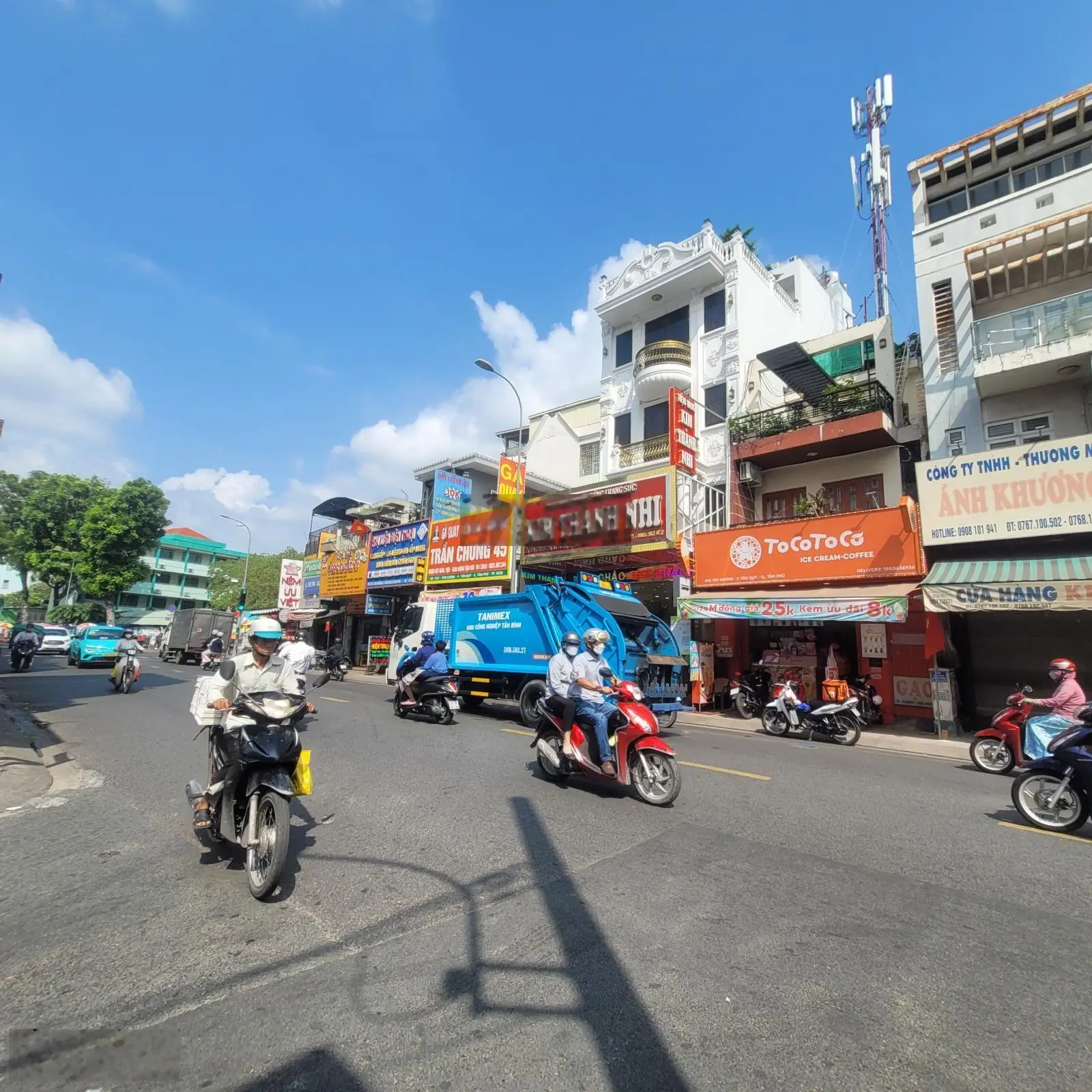 Đoạn đẹp nhất MT Tân Hương, Q.Tân Phú. Diện tích: 4x14, 3lầu, sân thượng. Giá 15tỷ TL