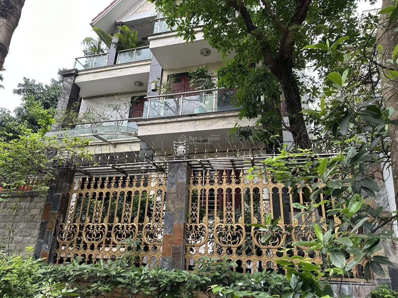 Bán biệt thự Trần Kim Xuyến-Yên Hòa-160m2-4 tầng-mặt tiền 10m-vỉa hè-ô ô tránh-khu vip đẹp-74.5 tỷ