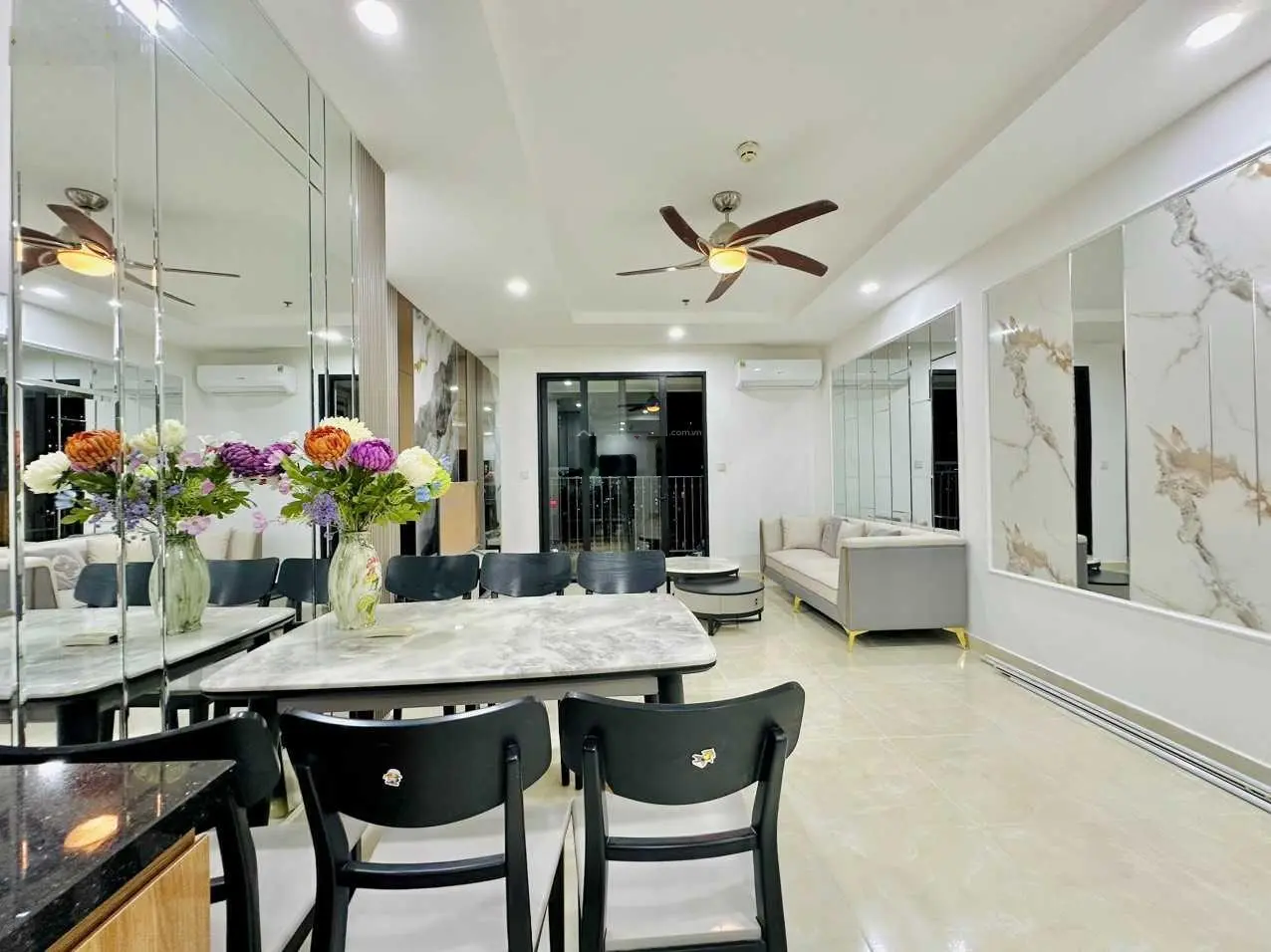 Bán căn hộ 120m2 chung cư Times City, có slot oto, Hướng Nam View nhạc nước đẹp
