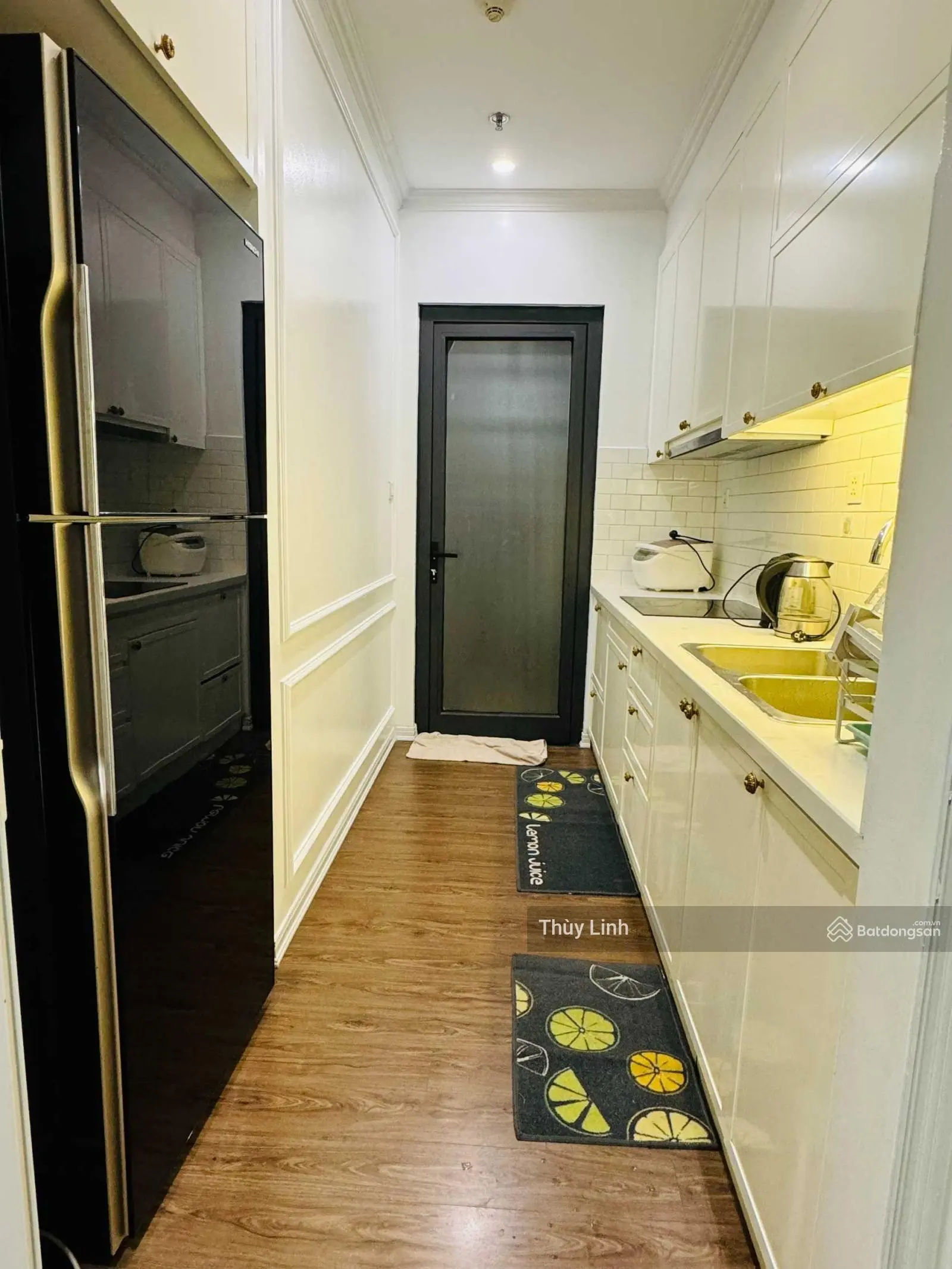 Bán căn hộ 2 phòng ngủ view hồ Vinhomes Skylake (S2.01), DT 71m2 thông thủy, sẵn nội thất
