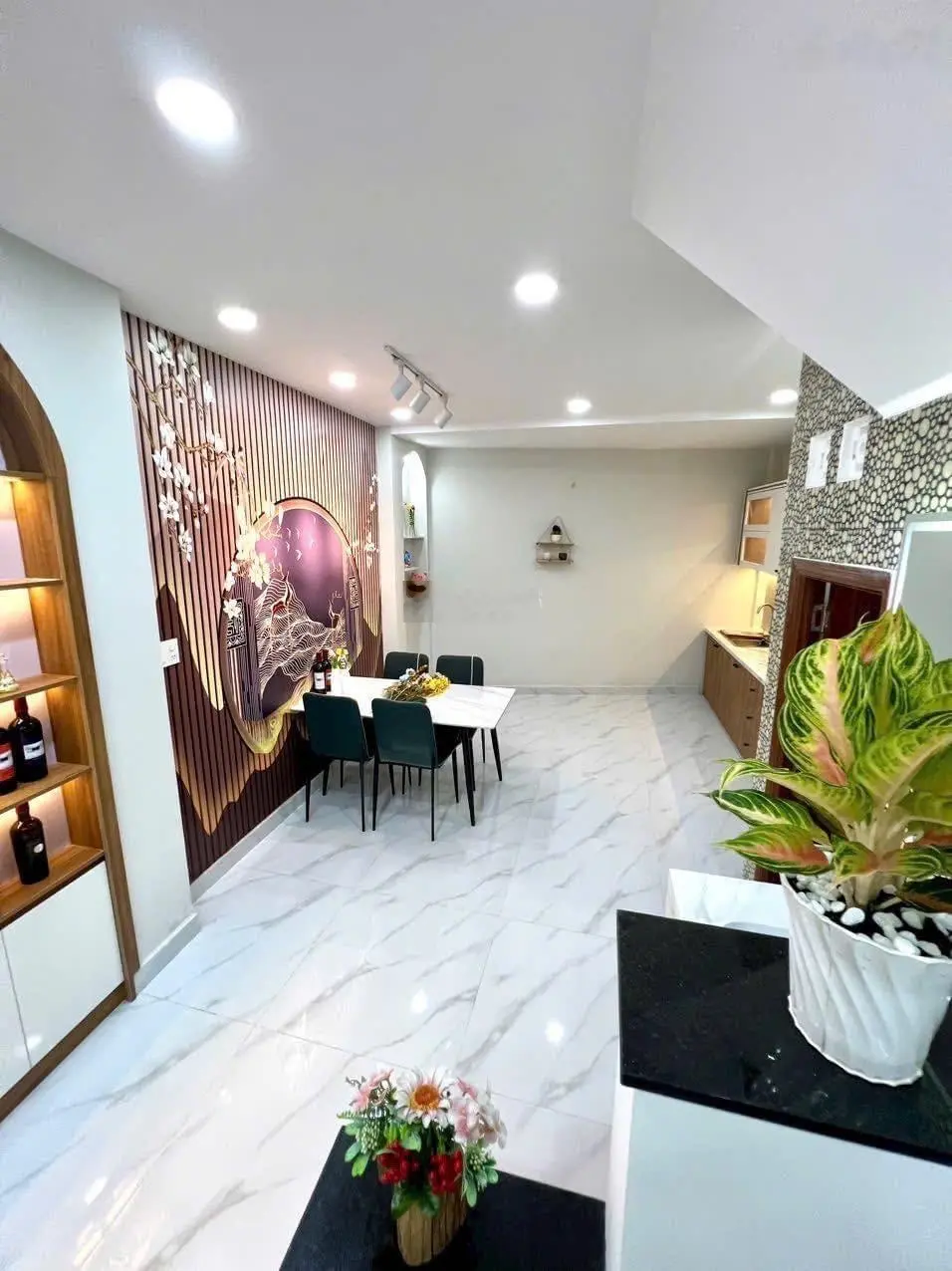Chủ gửi nhà Nguyễn Văn Công 62m2 gần chợ Nguyễn Văn Công, SHR có sẵn HĐT 15tr/tháng, giá 2tỷ 170