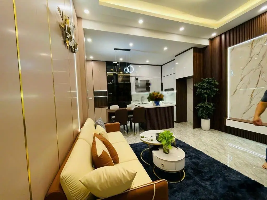 HIẾM !! Ô tô đỗ cửa | Kinh Doanh | Sổ vuông vắn | 42m2 Phố An Dương | 7,5 Tỷ ( có TL )