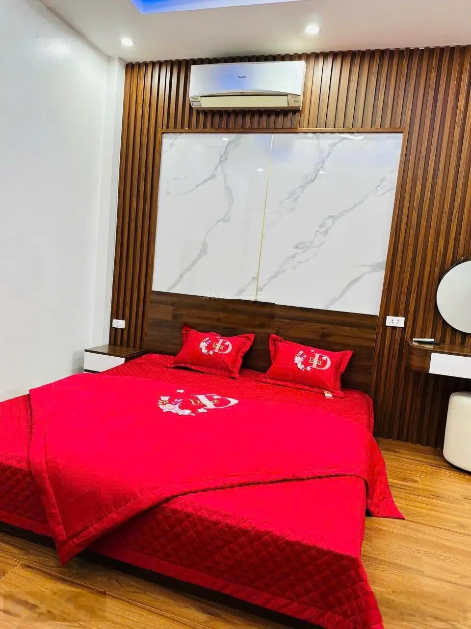 Bán nhà phố Bạch Mai 4tầngx3ngủ, ô tô đỗ cửa, sân chơi rộng, 3 thoáng, full đồ