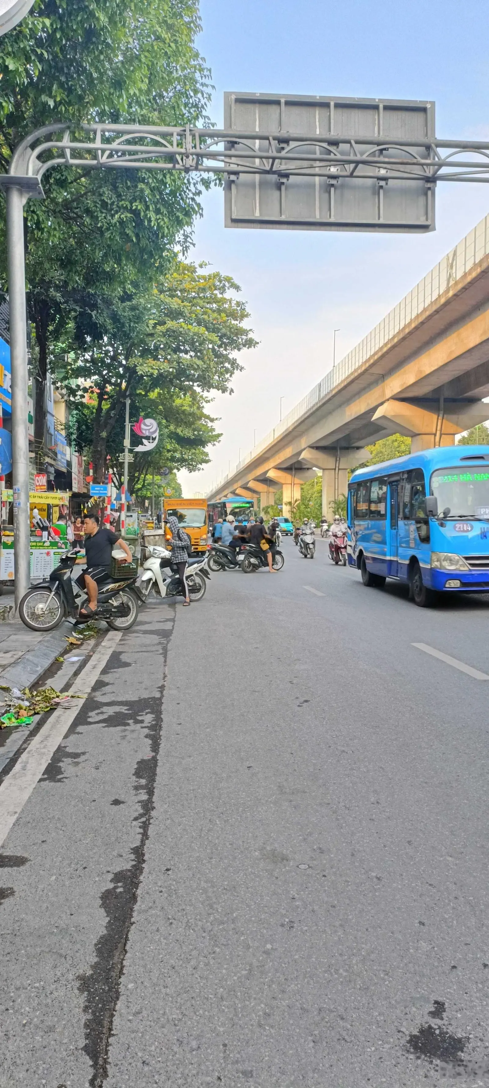 Mặt phố lô góc Quang Trung, Hà Đông, 56m, 5 tầng, mt5m vỉa hè, ô tô tránh KD đỉnh. Giá 18.9 tỷ.