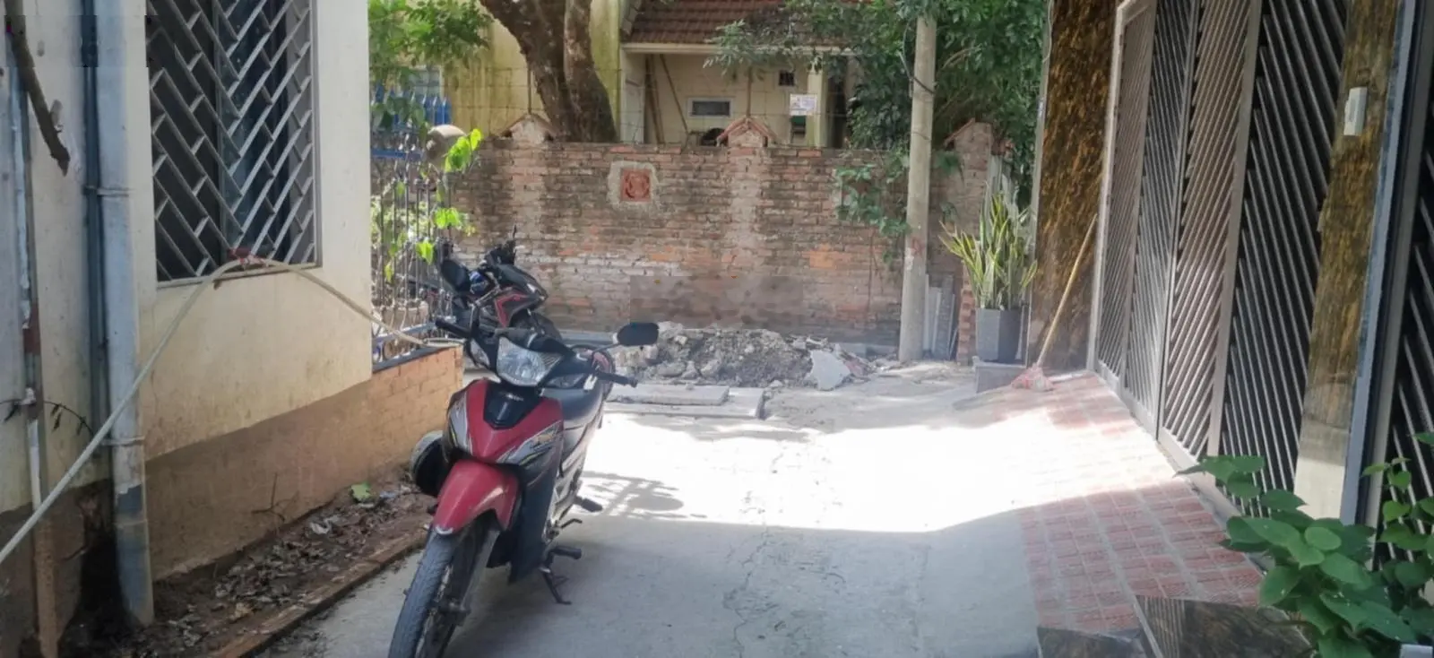 Ngọc Thuỵ lô góc 4 mặt thoáng, 60m2 4 tầng dân xay, oto vào nhà, đường 4m