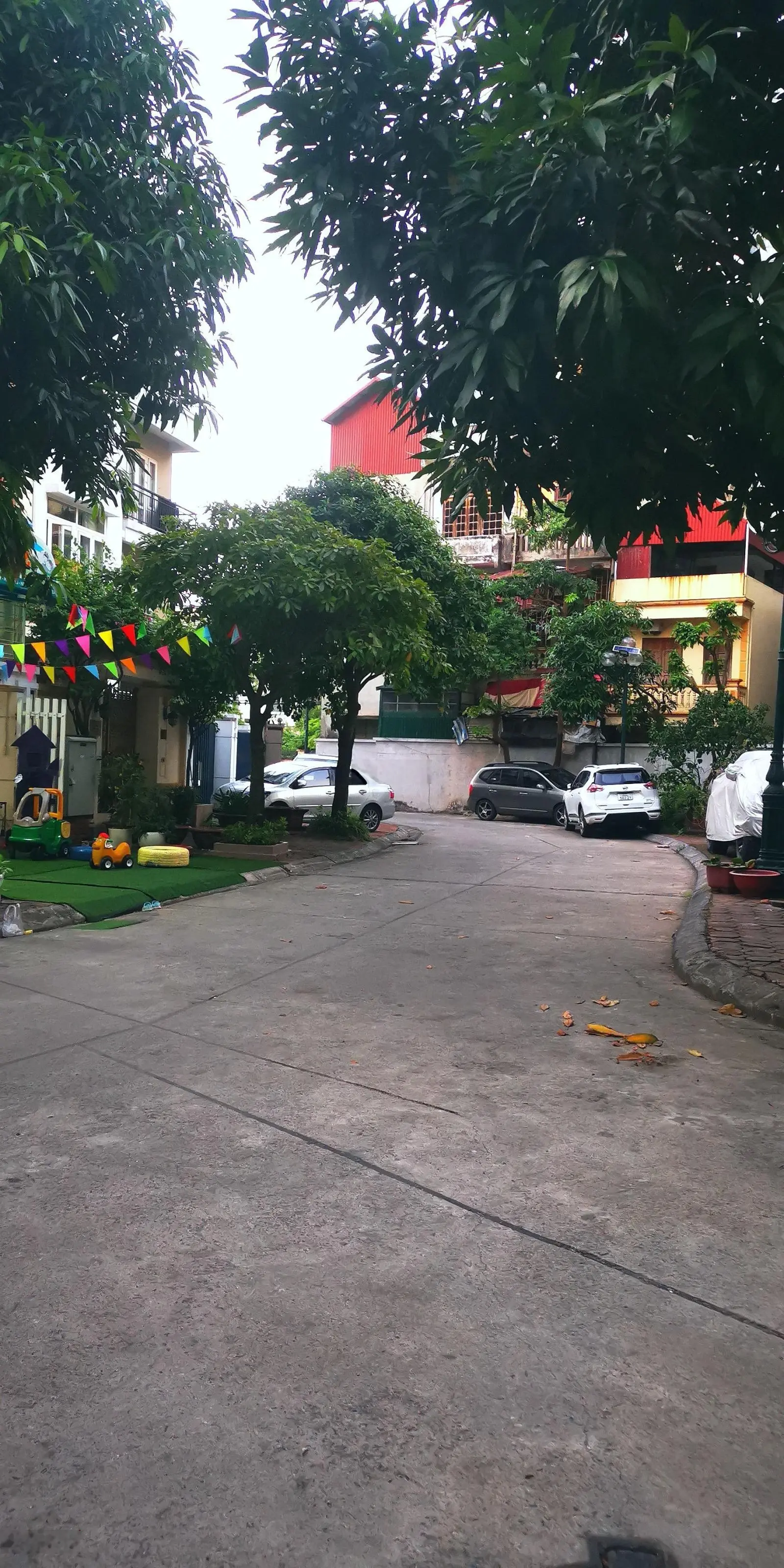 Bán nhà ngõ 13 Lĩnh Nam 150m mt8m 5 tầng 22.5 tỷ