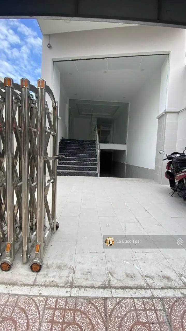 Bán toà nhà building mặt tiền Nguyễn Trọng Tuyển: 1 hầm 6 tầng sân thượng, nhà mới đẹp chỉ 36 tỷ TL