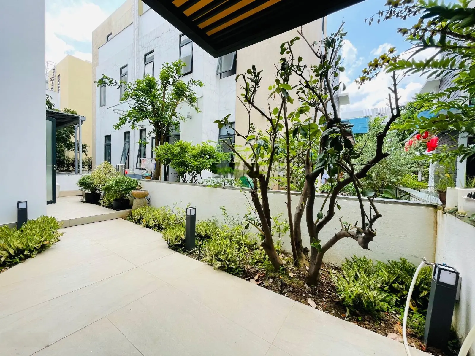 Bán biệt thự Lucasta Villa - full nội thất đẹp