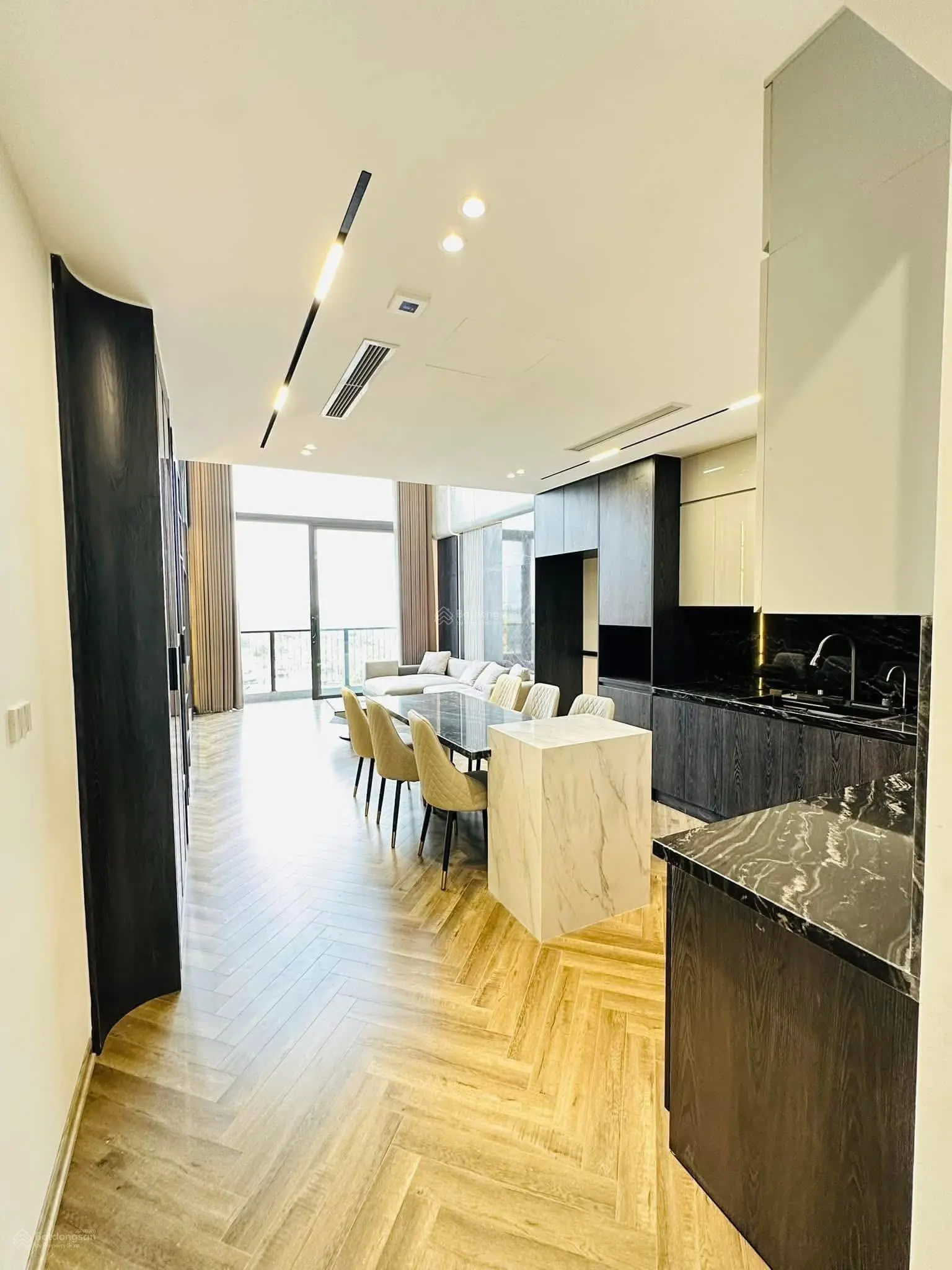 Hiếm! 50m2 - xây mới 7 tầng thang máy - ô tô vào nhà - dừng đỗ ngày đêm
