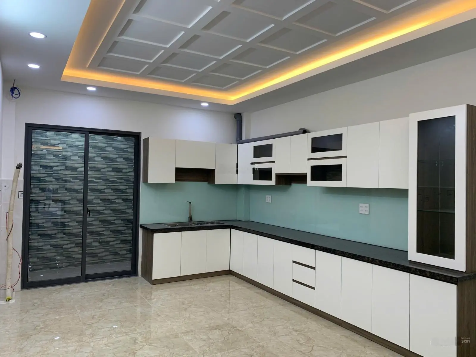 Bán nhà phố 4 tầng mặt tiền đường Phú Thuận (30m) có 6PN + thang máy giá 17 tỷ VND tại Quận 7