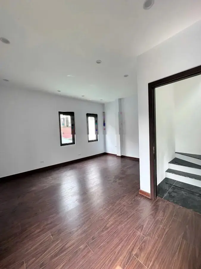 Bán nhà riêng tại Đội Cấn, 7,95 tỷ, 31m2, 3PN, 5WC, pháp lý đầy đủ