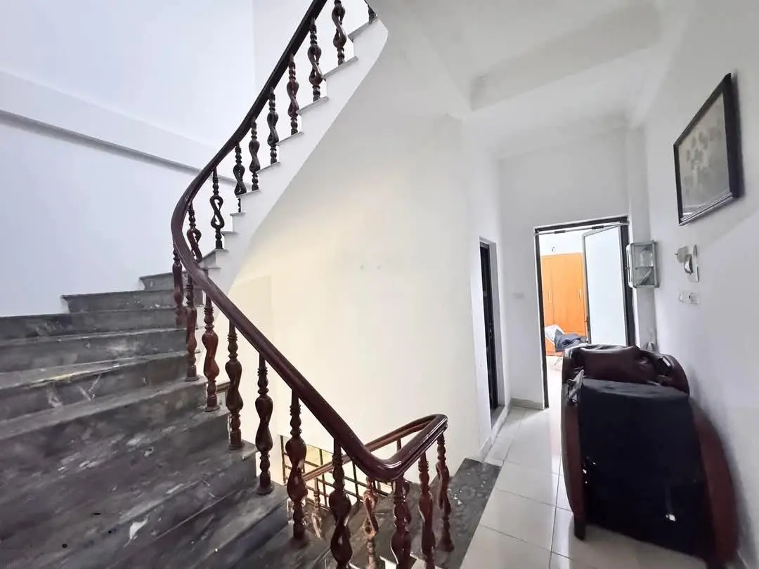 Bán nhà phố Lụa Vạn Phúc Hà Đông đầy đủ tiện nghi, ô tô đỗ cửa, DT 34m2 x 5 tầng, giá 5,5 tỷ