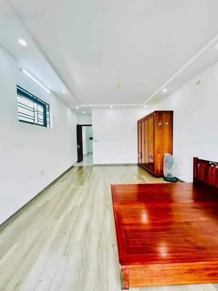 Cần bán nhà mặt ngõ Dương Văn Bé: 46/56m2, 5tầng, 4.4m mặt tiền. Thang máy