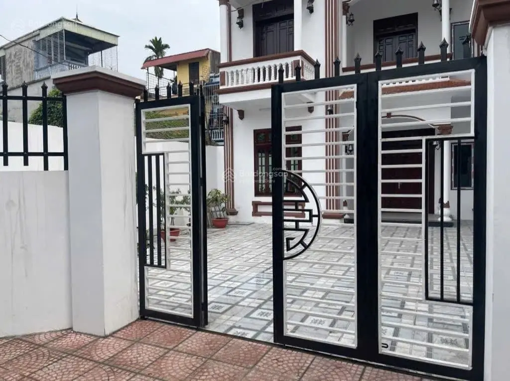 Biệt thự sân vườn vip nhất ngọc thuỵ -gara oto - hàng xóm toàn tây -150m-9,9 tỷ