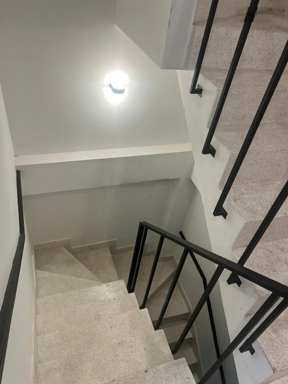 Rất kẹt tiền bán nhà MT Nguyễn Đình Chiểu - DT: 6.5*23m - 5 tầng - HĐT: 60tr/tháng - Giá 24 tỷ