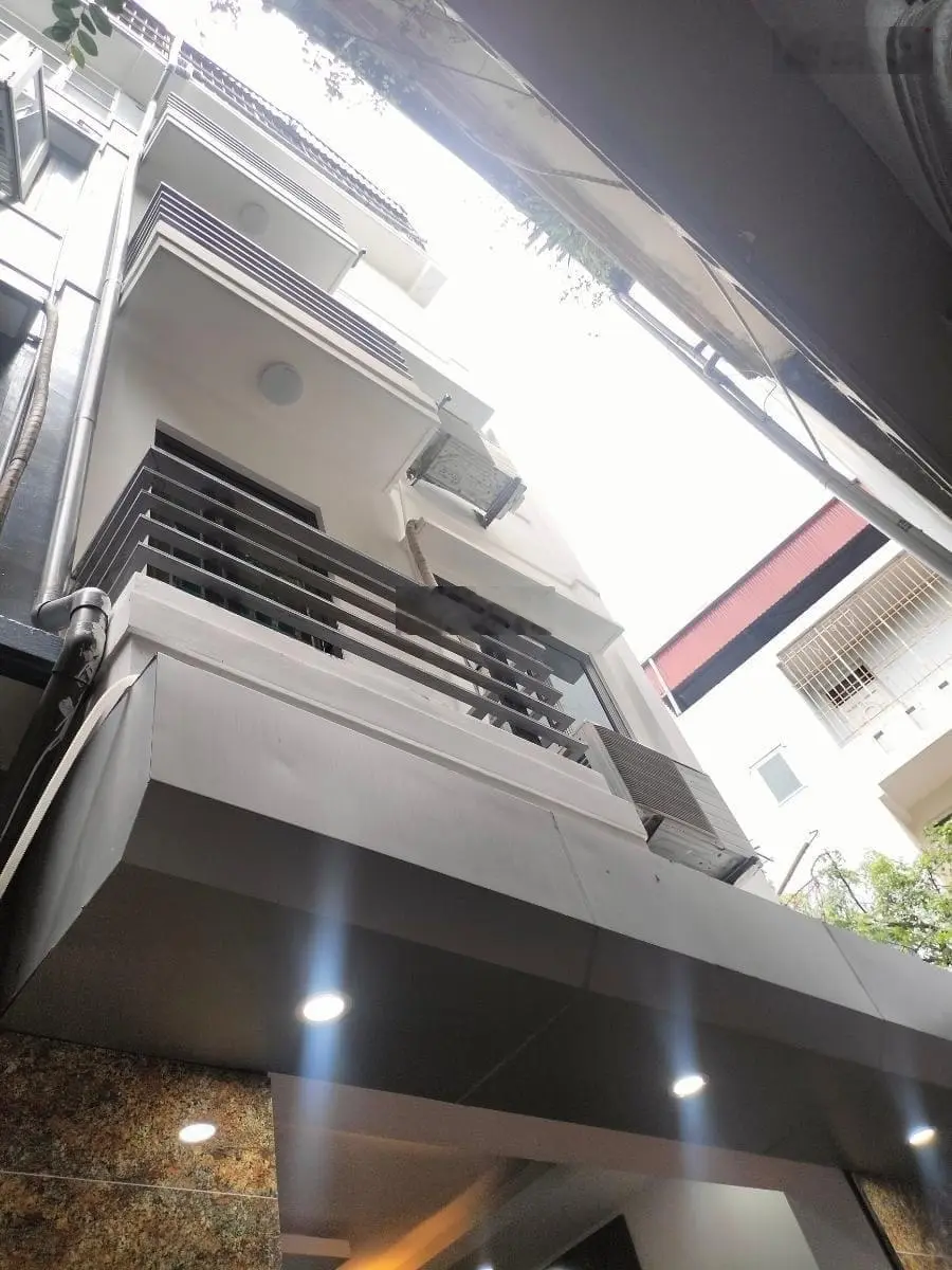 Hiếm! Giáp Ngoại Giao Đoàn, Xuân La - 38m2 - 5 tầng - Gần phố - Ngõ thông - ô tô - KD. Chỉ 6.04 tỷ